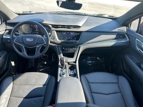 Certified 2022 Cadillac XT5 Sportv w/ LPO, ONYX Package image 14
