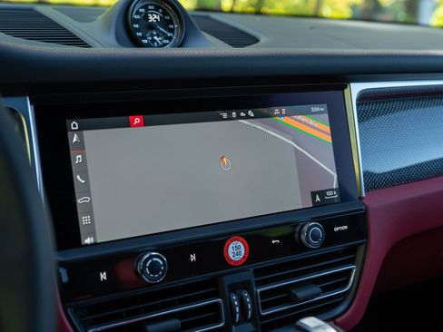 New 2026 Porsche Macan image 29