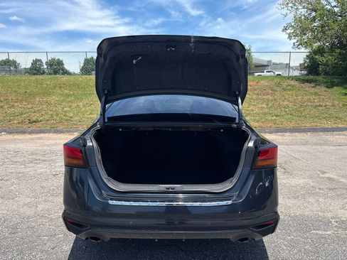 Used 2019 Nissan Altima 2.5 SV FWD image 9