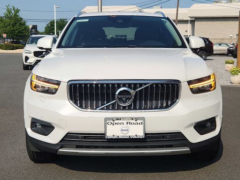 Certified 2022 Volvo XC40 T5 Inscription w/ Advanced Package AWD/4WD image 2