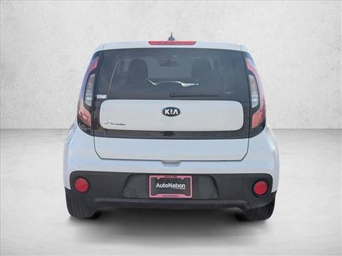 Used 2017 Kia Soul image 6