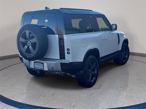 Used 2025 Land Rover Defender 90 S image 5