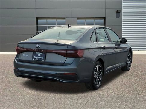 New 2026 Volkswagen Jetta SE image 7