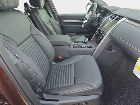 New 2026 Land Rover Discovery Limited Edition image 10
