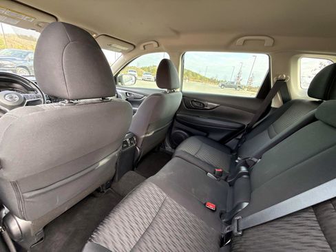 Used 2020 Nissan Rogue S image 19