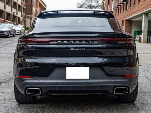 Used 2024 Porsche Cayenne Coupe image 7
