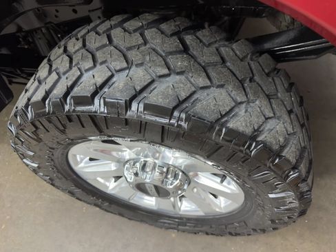 Used 2021 Ford F250 Platinum w/ FX4 Off-Road Package AWD/4WD image 9