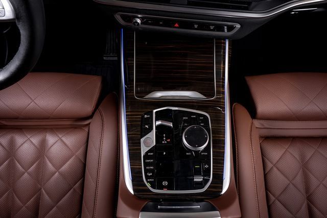 Used 2024 BMW X7 xDrive40i w/ Premium Package AWD/4WD image 44
