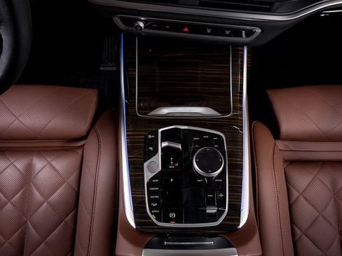 Used 2024 BMW X7 xDrive40i w/ Premium Package AWD/4WD image 44