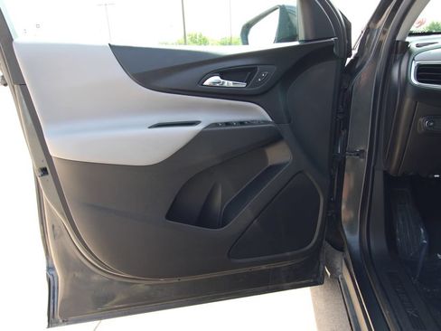 Used 2020 Chevrolet Equinox LT FWD image 32