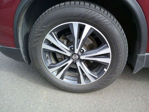 Used 2020 Nissan Rogue S image 10