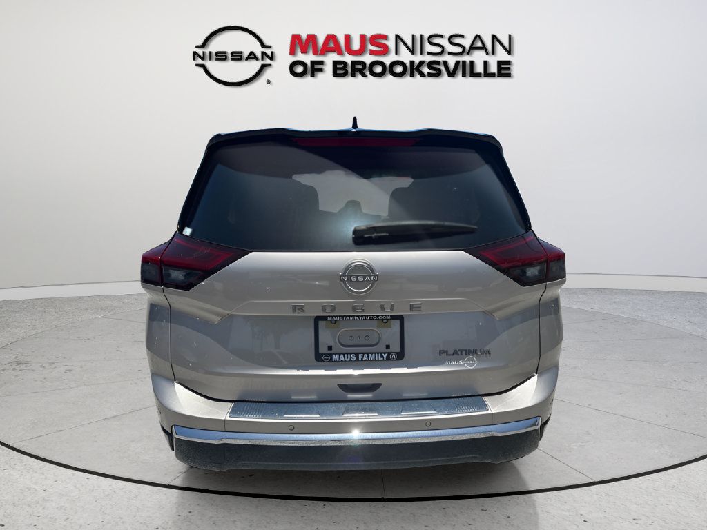 Used 2024 Nissan Rogue Platinum FWD image 10