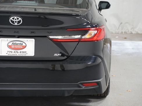 Certified 2025 Toyota Camry SE w/ Convenience Package image 9