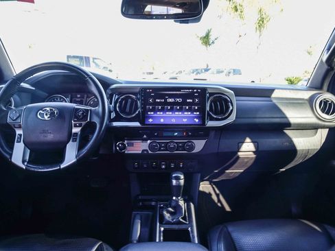 Used 2019 Toyota Tacoma Limited image 11