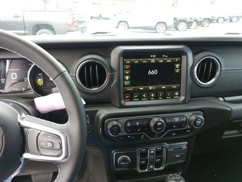 Used 2023 Jeep Wrangler Unlimited Sahara w/ Cold Weather Group image 14