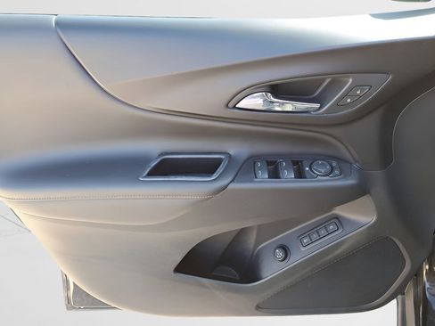 Used 2018 Chevrolet Equinox Premier image 14