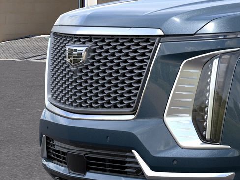 New 2026 Cadillac Escalade Platinum Luxury w/ LPO, Radiant Package AWD/4WD image 13