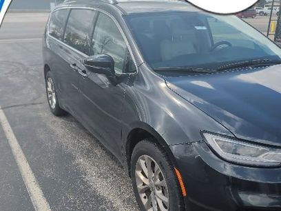 Used 2021 Chrysler Pacifica Touring-L