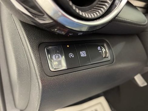 Used 2025 Chevrolet Equinox LT FWD image 29