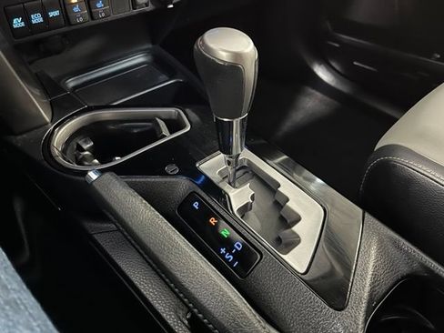 Used 2018 Toyota RAV4 Limited w/ Advanced Technology Package AWD/4WD image 25