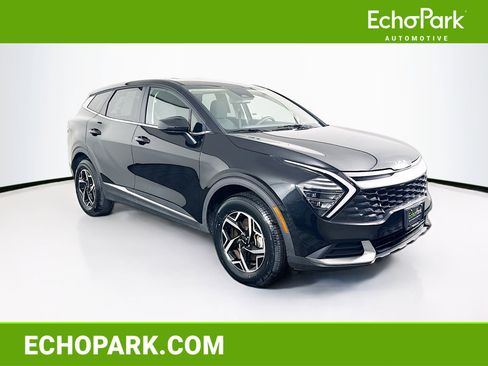Used 2025 Kia Sportage LX image 1