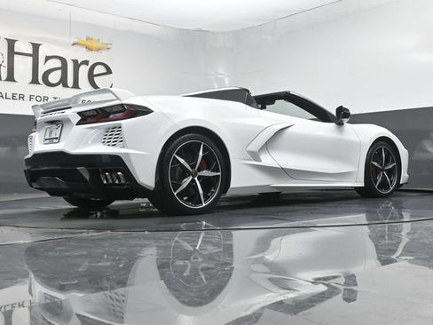 Used 2021 Chevrolet Corvette Stingray Premium Conv w/ Z51 Performance Package RWD image 32