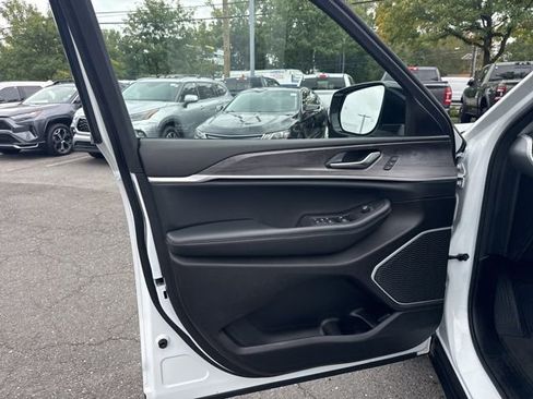 Certified 2022 Jeep Grand Cherokee Limited image 35