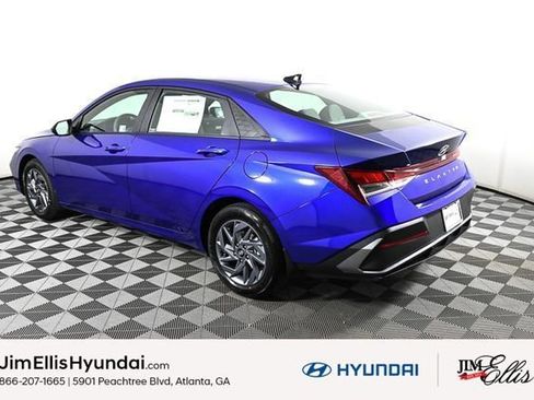 Certified 2025 Hyundai Elantra Sport image 10
