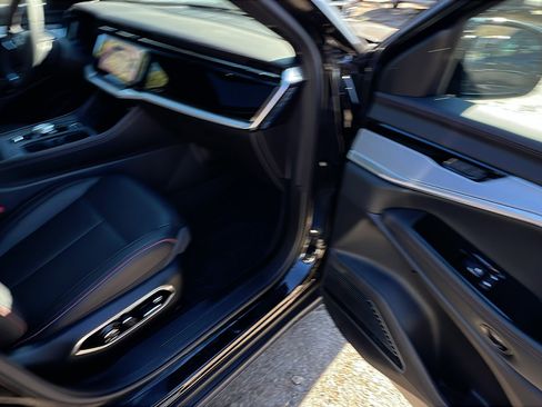 Used 2024 Jeep Wagoneer Launch Edition image 21