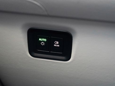 Used 2024 Porsche Cayenne image 14