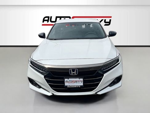 Used 2022 Honda Accord Sport image 2
