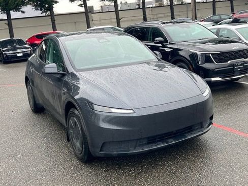 Used 2026 Tesla Model Y 2WD image 7