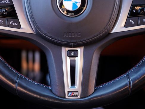 Used 2023 BMW M5 image 29
