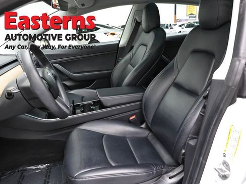 Used 2020 Tesla Model 3 Standard Range Plus RWD image 14