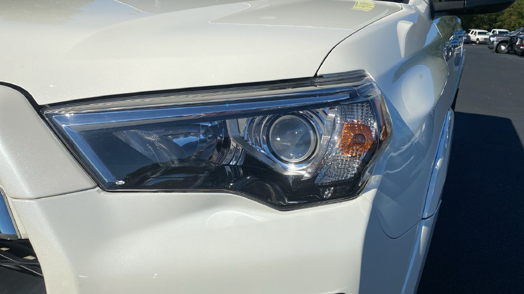 Used 2019 Toyota 4Runner Limited AWD/4WD image 9