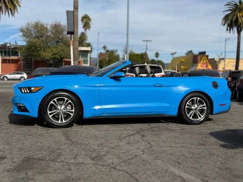 Used 2017 Ford Mustang Premium image 9