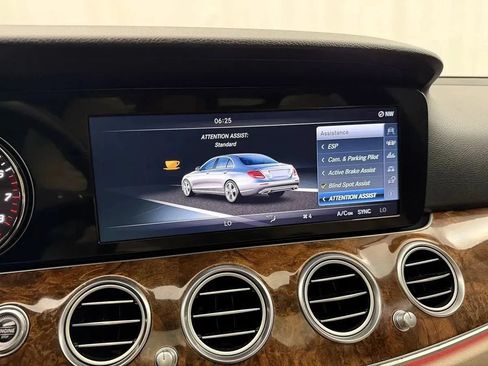 Used 2017 Mercedes-Benz E 300 4MATIC image 24