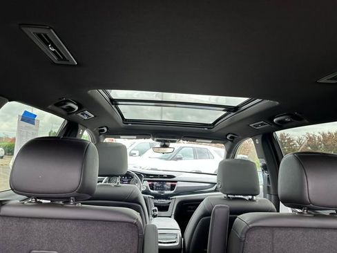 Used 2024 Cadillac XT6 Sport w/ Technology Package image 13