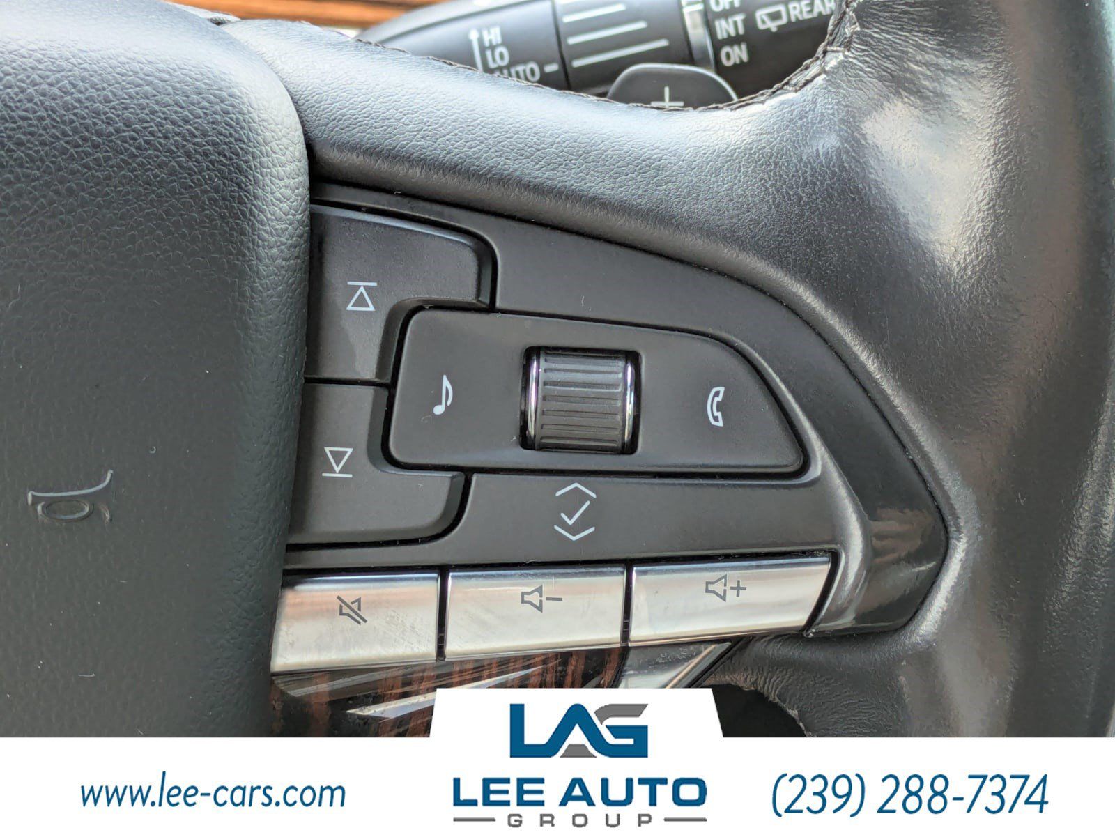 Used 2022 Cadillac Escalade ESV Premium Luxury RWD image 23