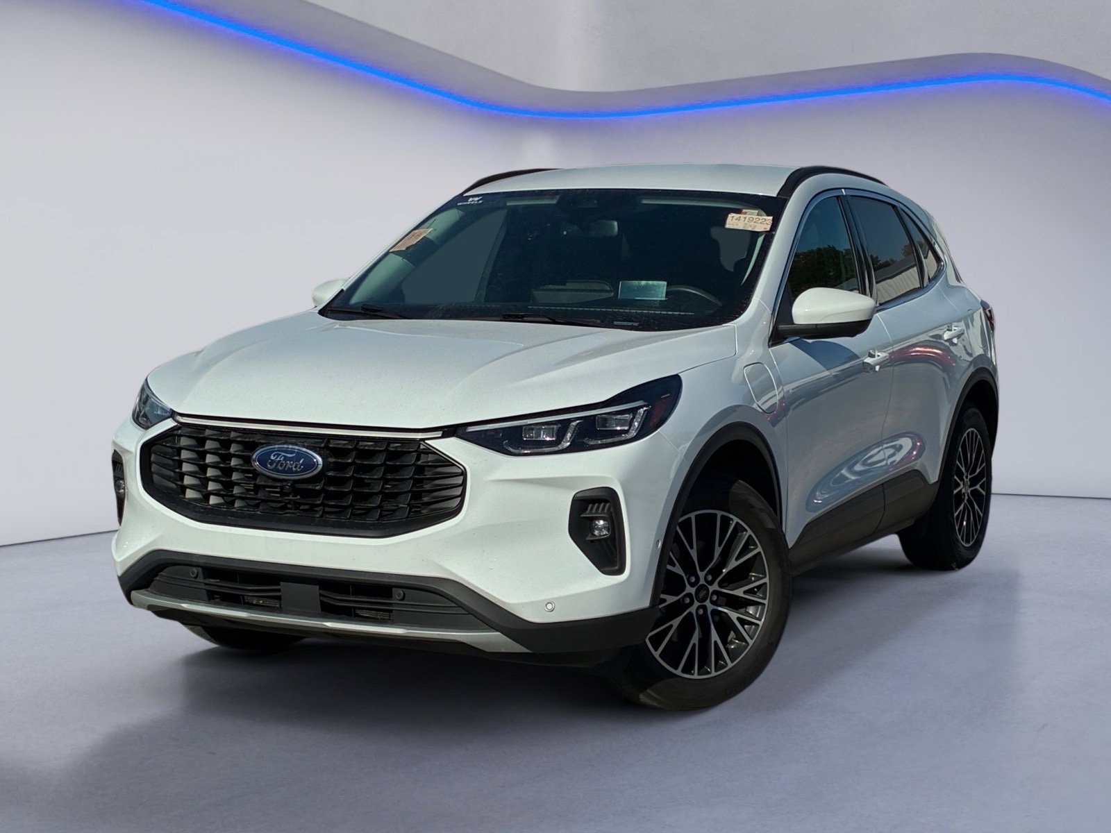 Used 2023 Ford Escape SE w/ PHEV Premium Package FWD image 2