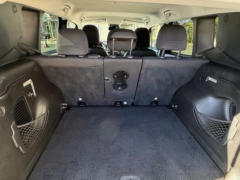 Used 2016 Jeep Renegade Latitude AWD/4WD image 8