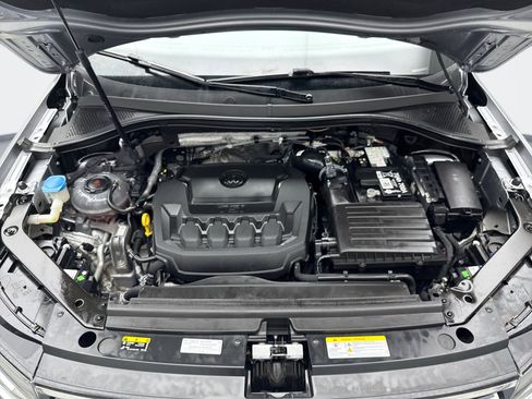 Used 2024 Volkswagen Tiguan SE AWD/4WD image 26
