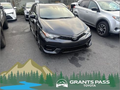 Used 2018 Toyota Corolla iM image 1