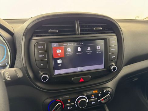 Used 2025 Kia Soul LX w/ LX Technology Package image 16