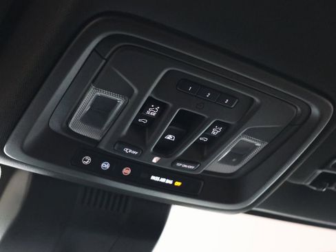 Used 2024 GMC Sierra 3500 Denali w/ Denali Reserve Package image 32