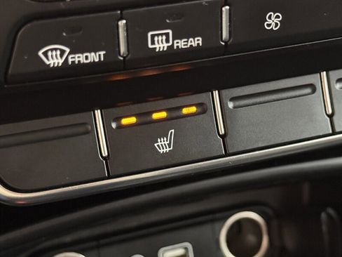 Used 2020 Kia Sorento LX w/ LX I4 Convenience Package image 23