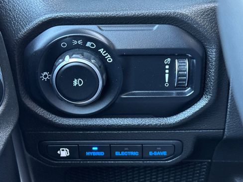 Used 2024 Jeep Wrangler Unlimited AWD/4WD image 43
