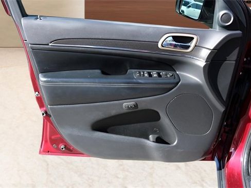 Used 2017 Jeep Grand Cherokee Limited w/ Trailer Tow Group IV image 11