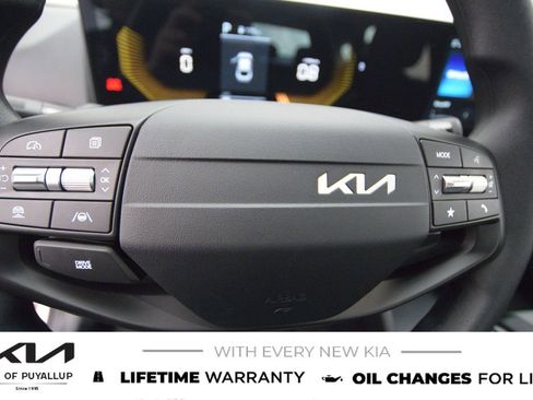 New 2025 Kia K4 LXS image 26