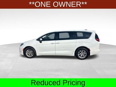 Used 2023 Chrysler Voyager LX FWD image 4